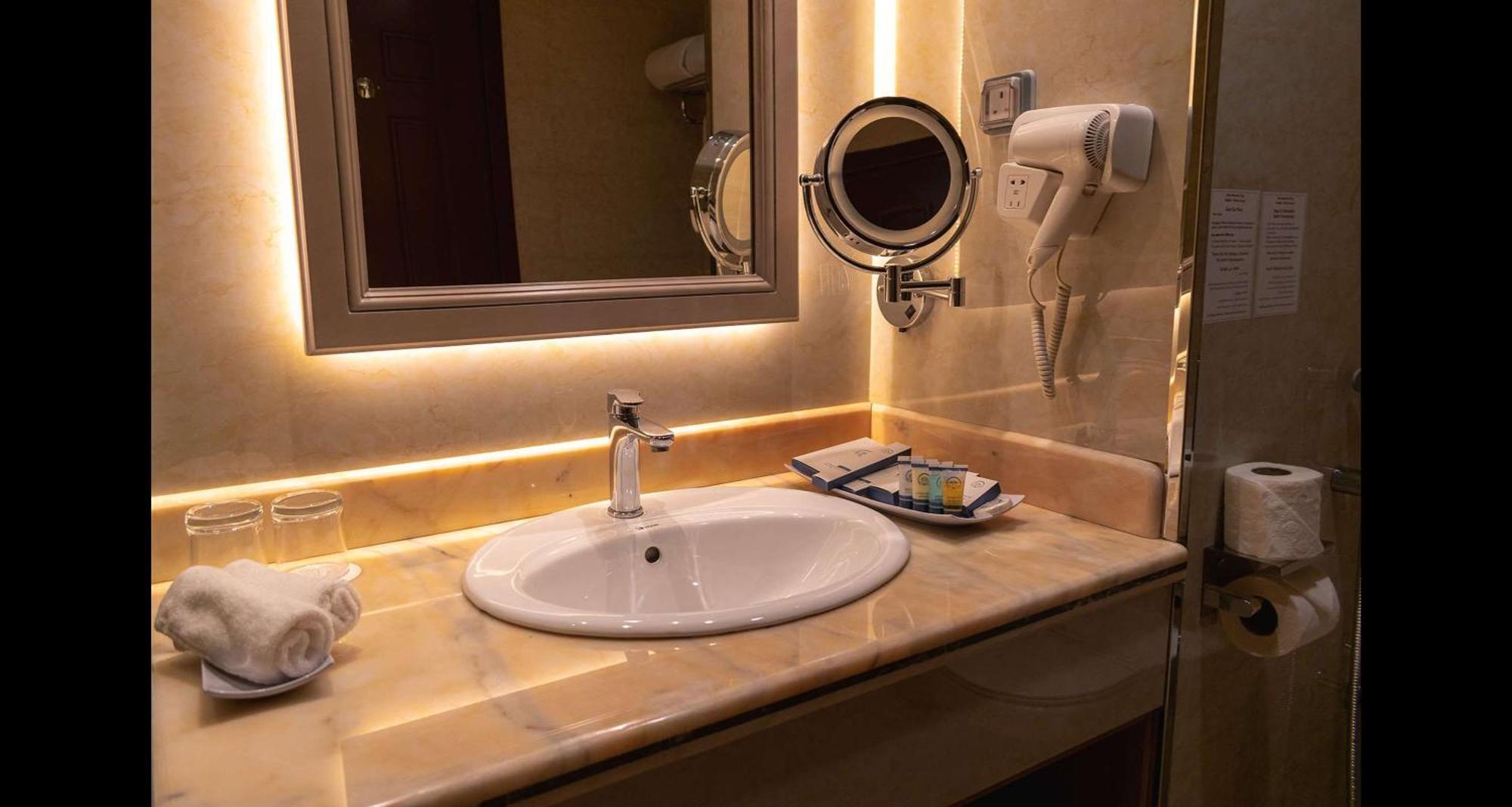 Best Western Plus Jeddah Hotel Madinah Road Eksteriør bilde
