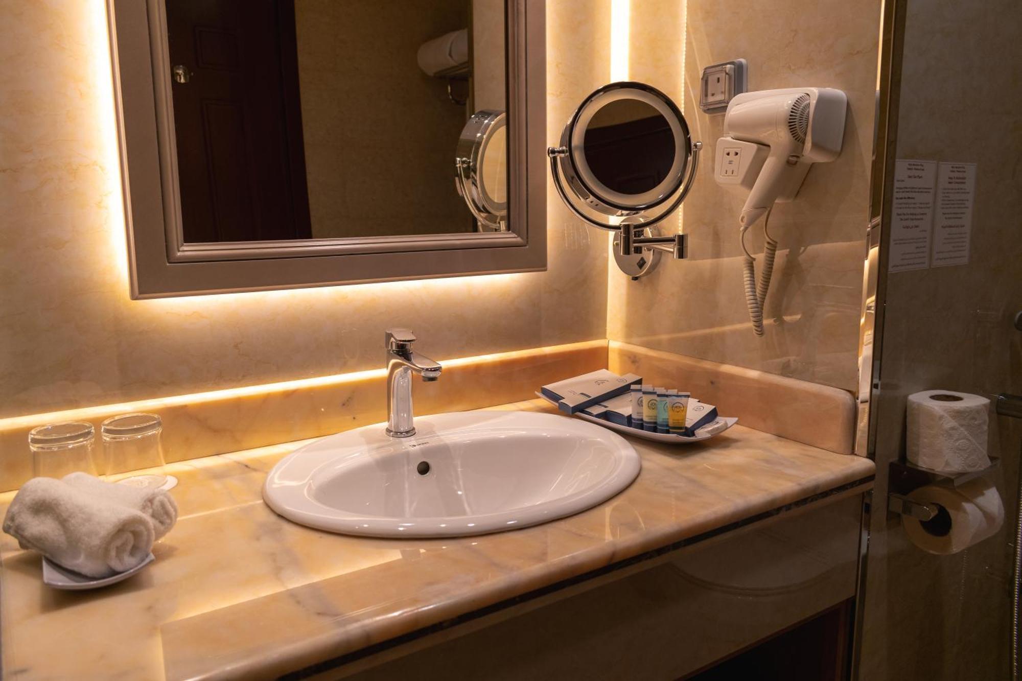 Best Western Plus Jeddah Hotel Madinah Road Eksteriør bilde
